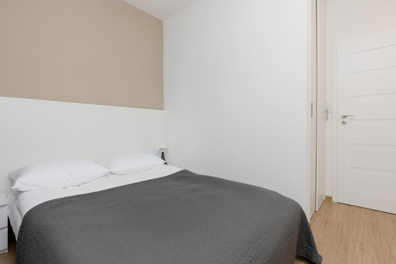 Roomy Apartment Oczapowskiego In Bielany By Noclegi Renters Varsóvia Exterior foto